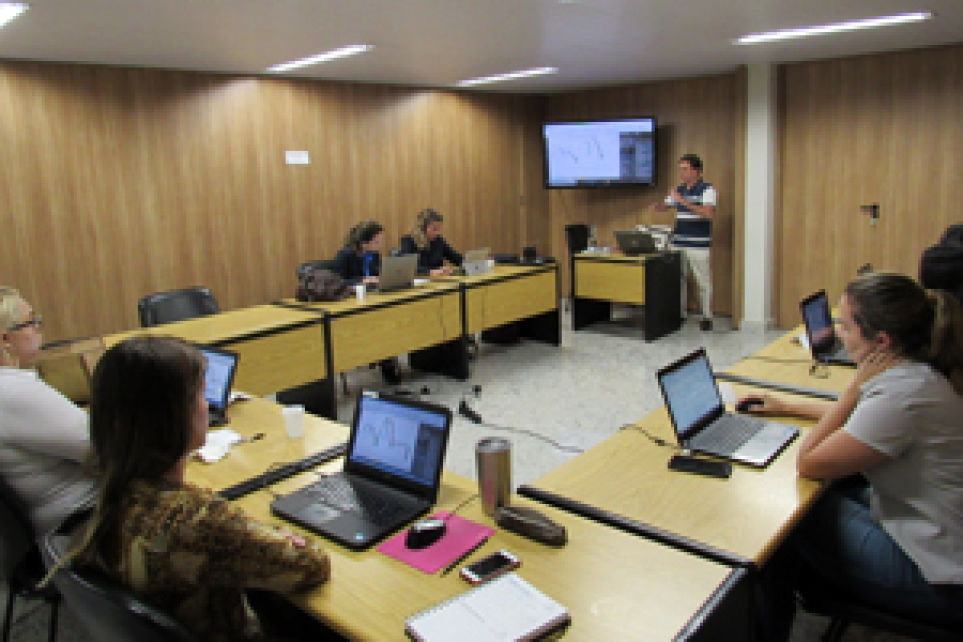  Setcemg capacita 40 pessoas durante a semana
