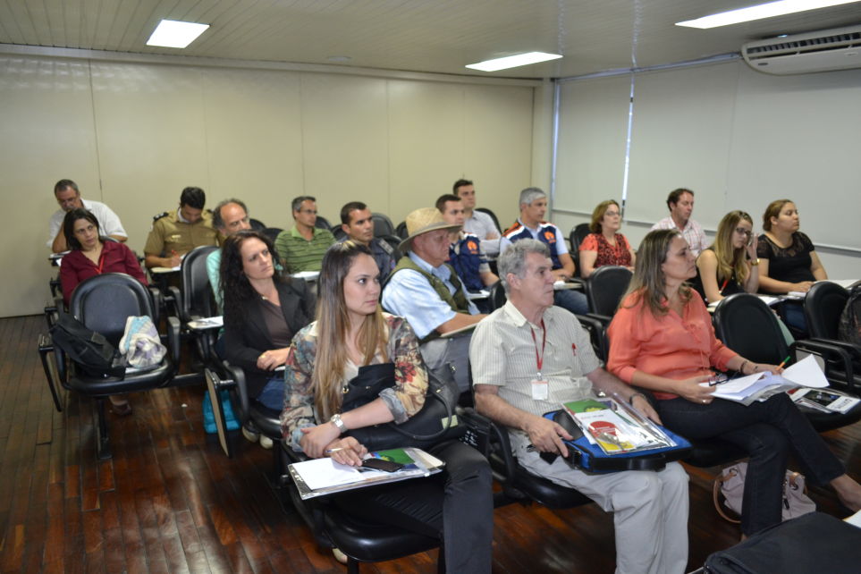 Comisso do P2R2 se rene na sede do Setcemg