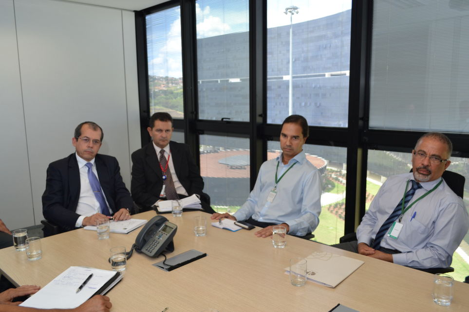 Representantes do Setcemg e da SEF se renem para discutir melhorias no TRC