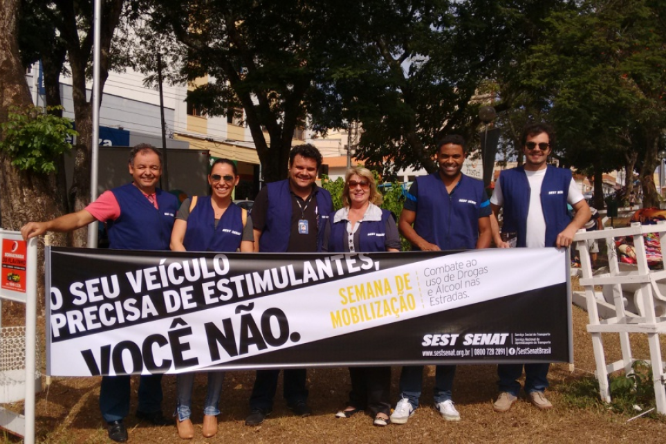 Sest Senat realiza campanha de combate ao uso de drogas e lcool nas estradas