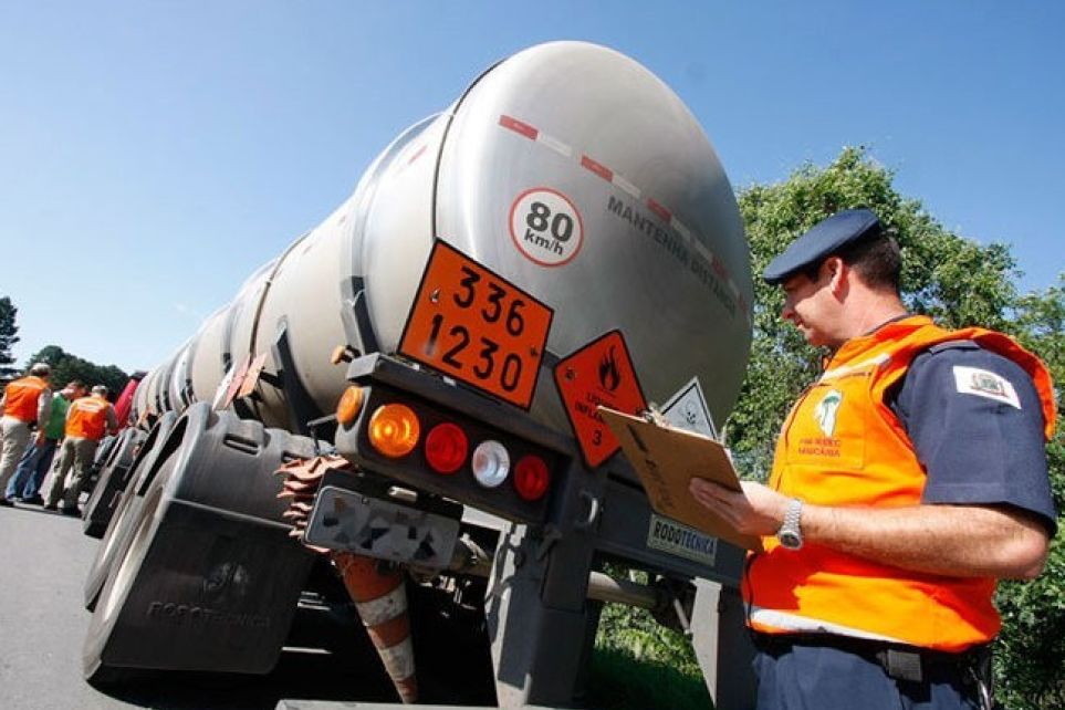 Fetcemg e Setcemg participam de treinamento sobre segurana qumica no transporte