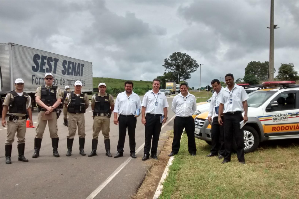 Trs Pontas realiza blitz em rodovia