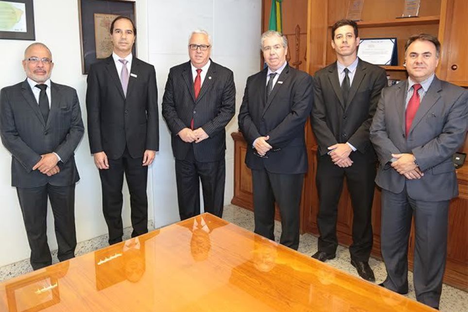 Presidente do TRT-MG recebeu representantes da Fetcemg e do Setcemg