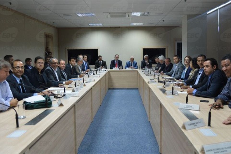 Governo atende parte das reivindicaes dos caminhoneiros